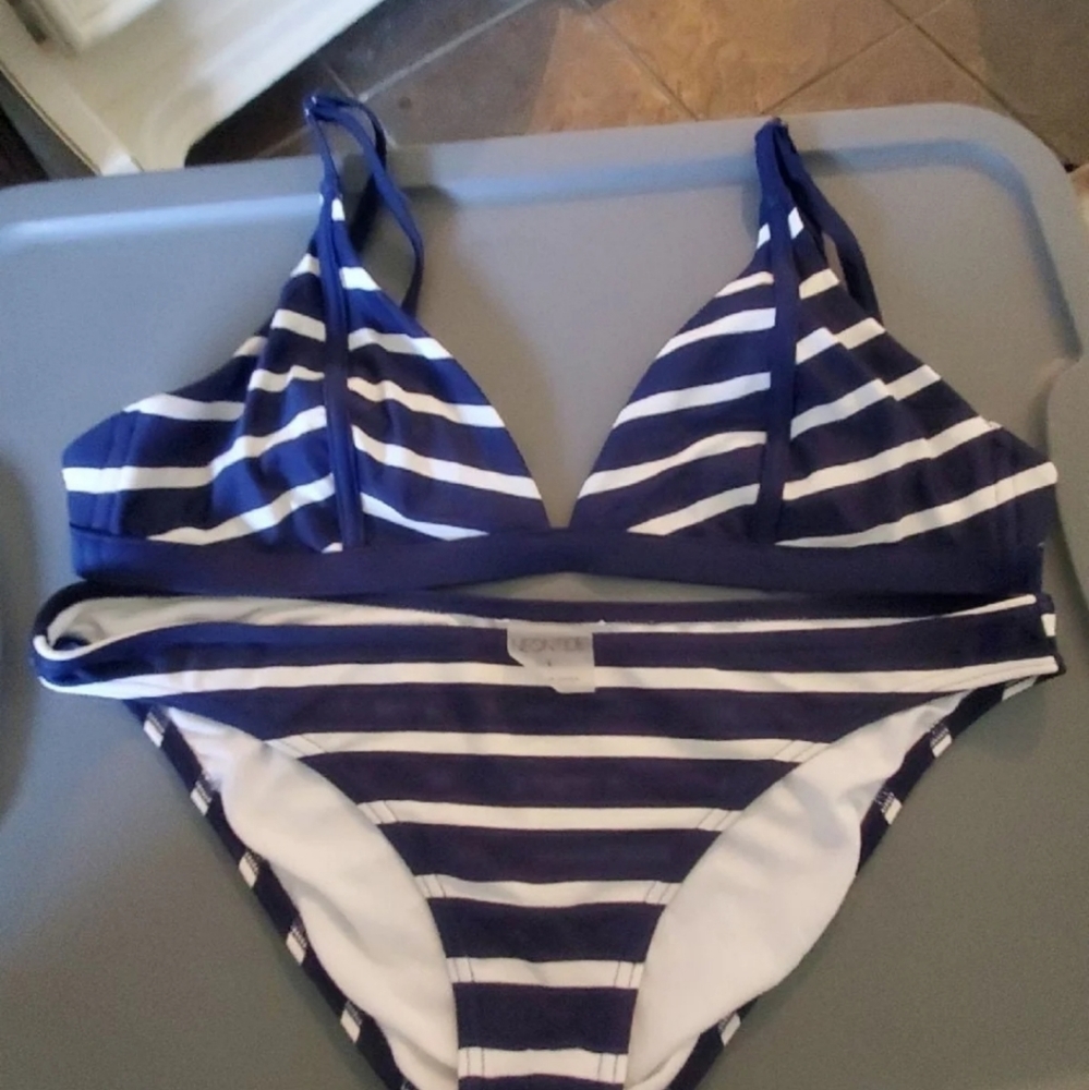 Bathing suit